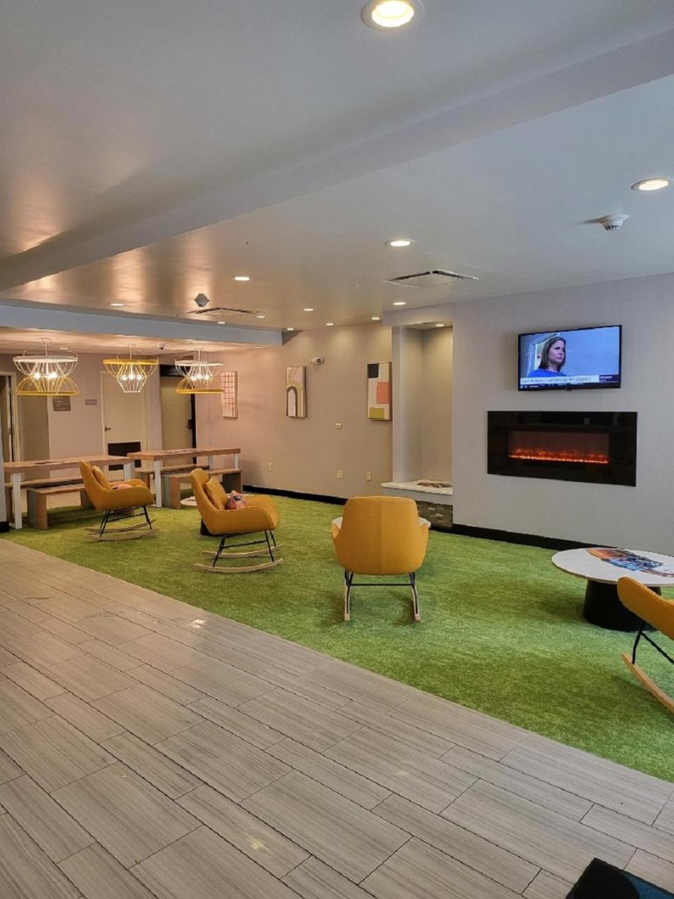 Spark By Hilton Erie Kearsarge Exterior photo